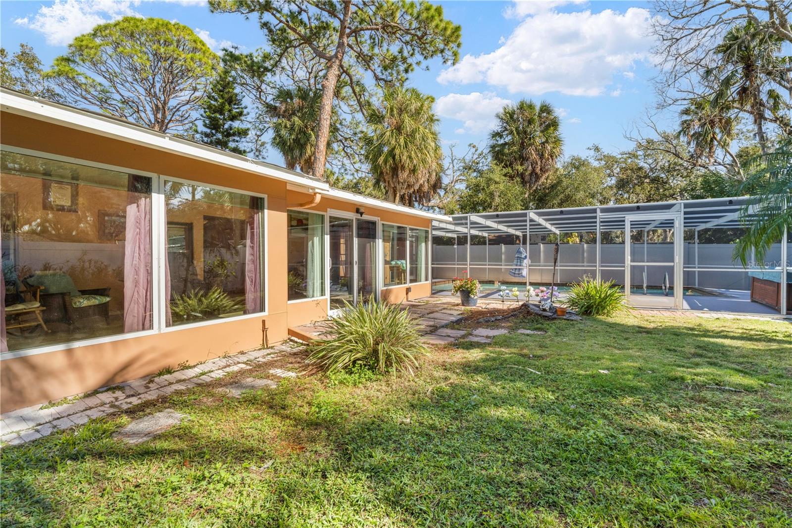 MARTHAS VINEYARD - Residential