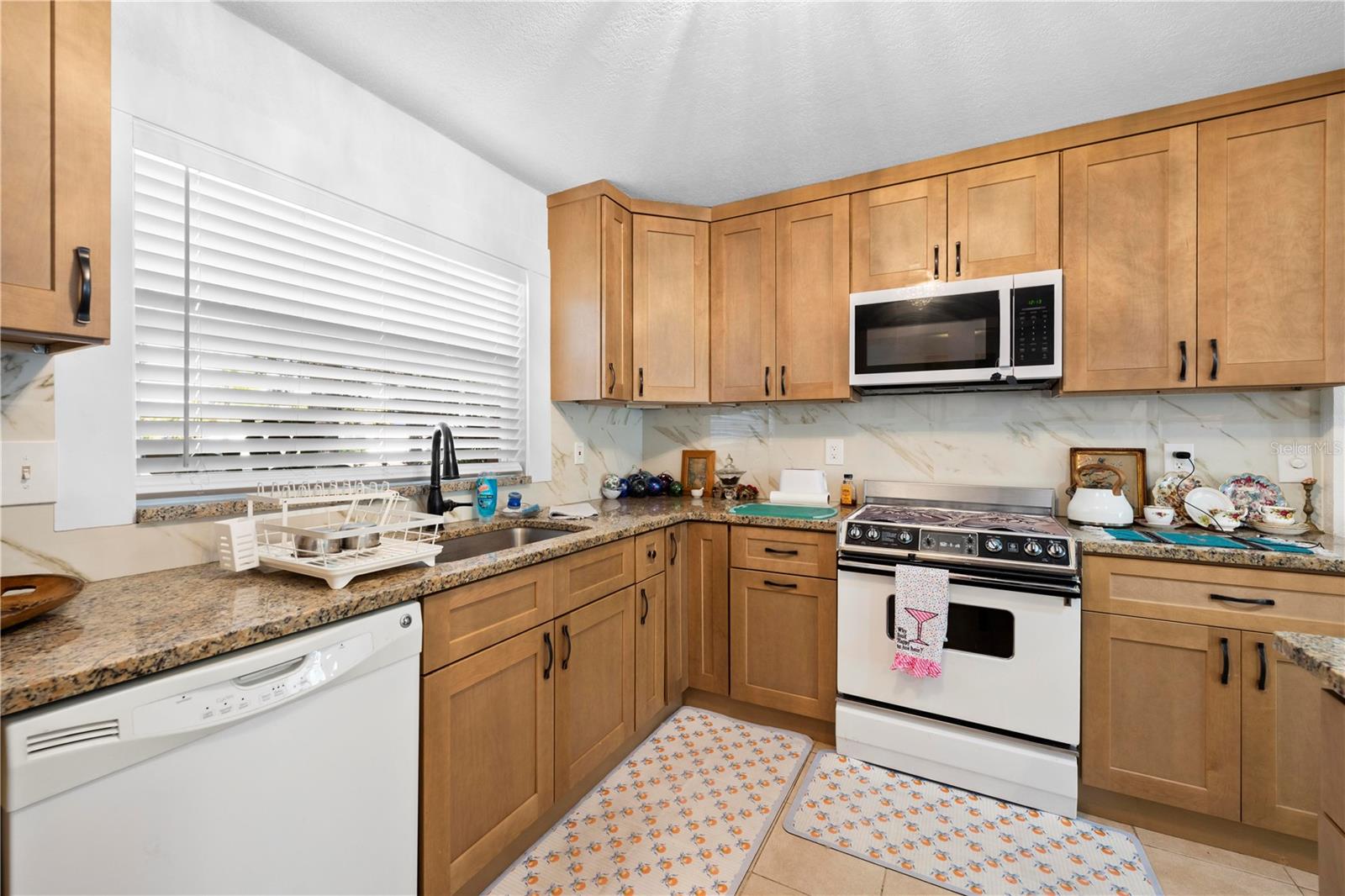 MARTHAS VINEYARD - Residential