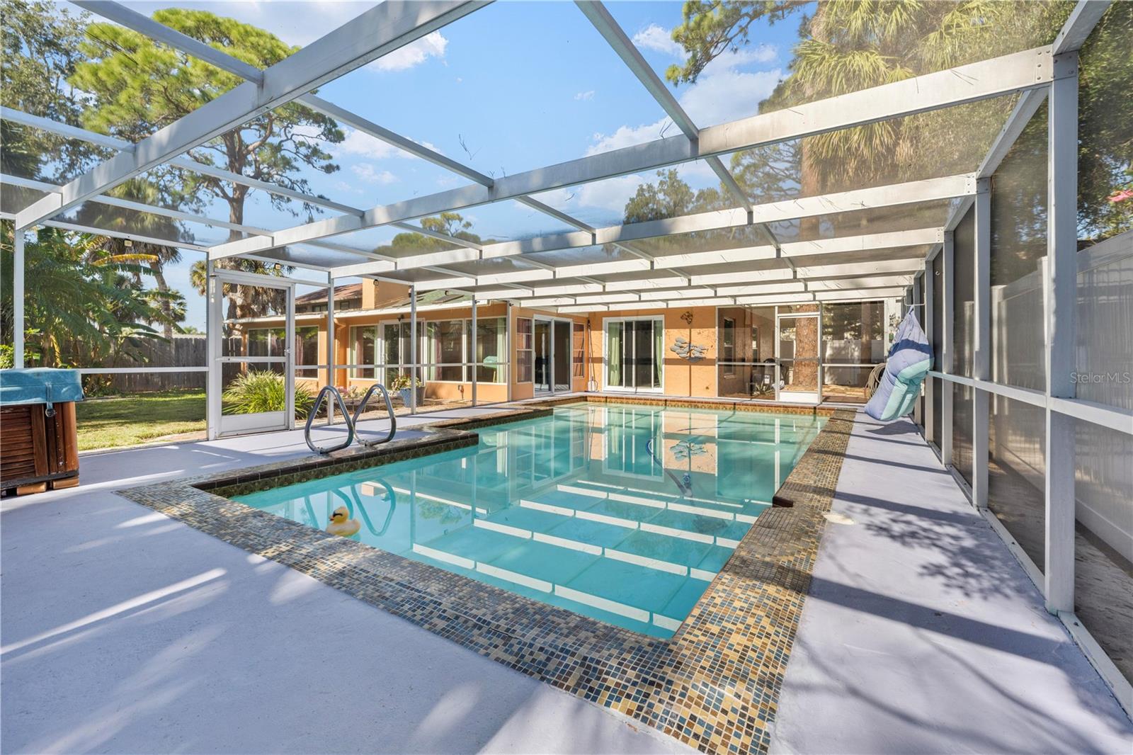 MARTHAS VINEYARD - Residential