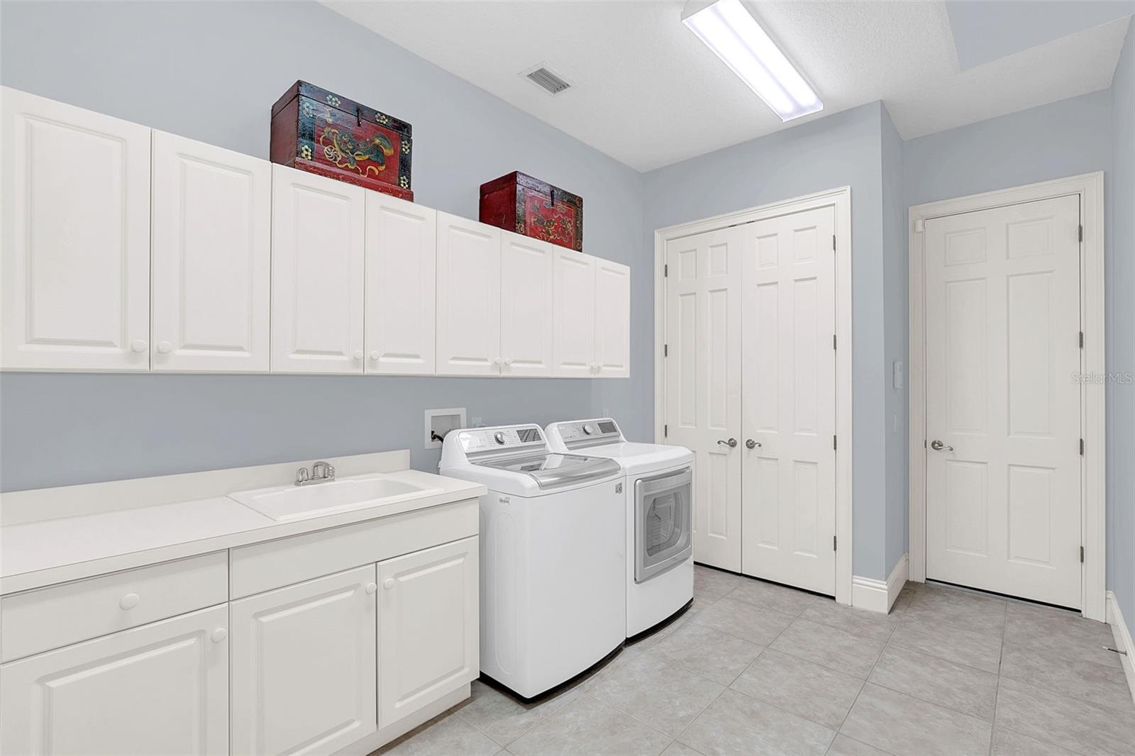 MAGNOLIA BAY - Residential