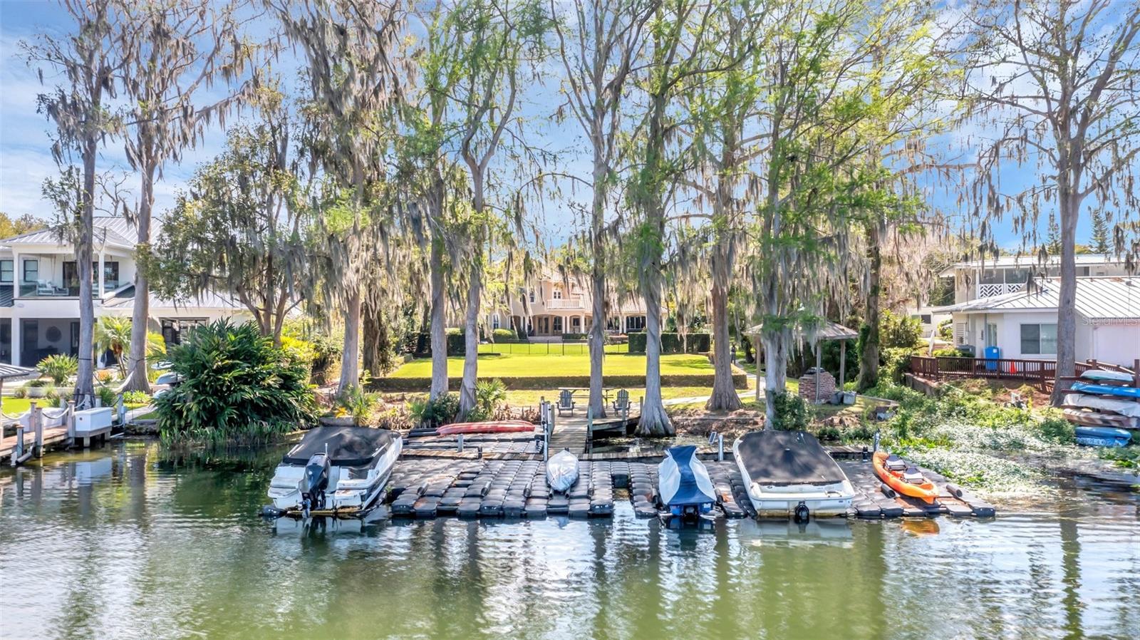 MAGNOLIA BAY - Residential