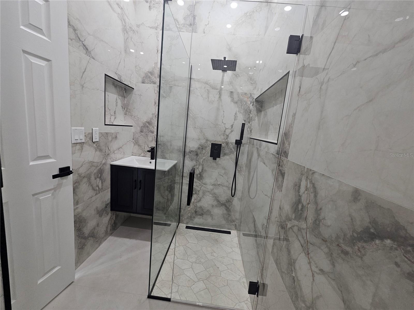 HUNTERS CREEK - Residential Lease