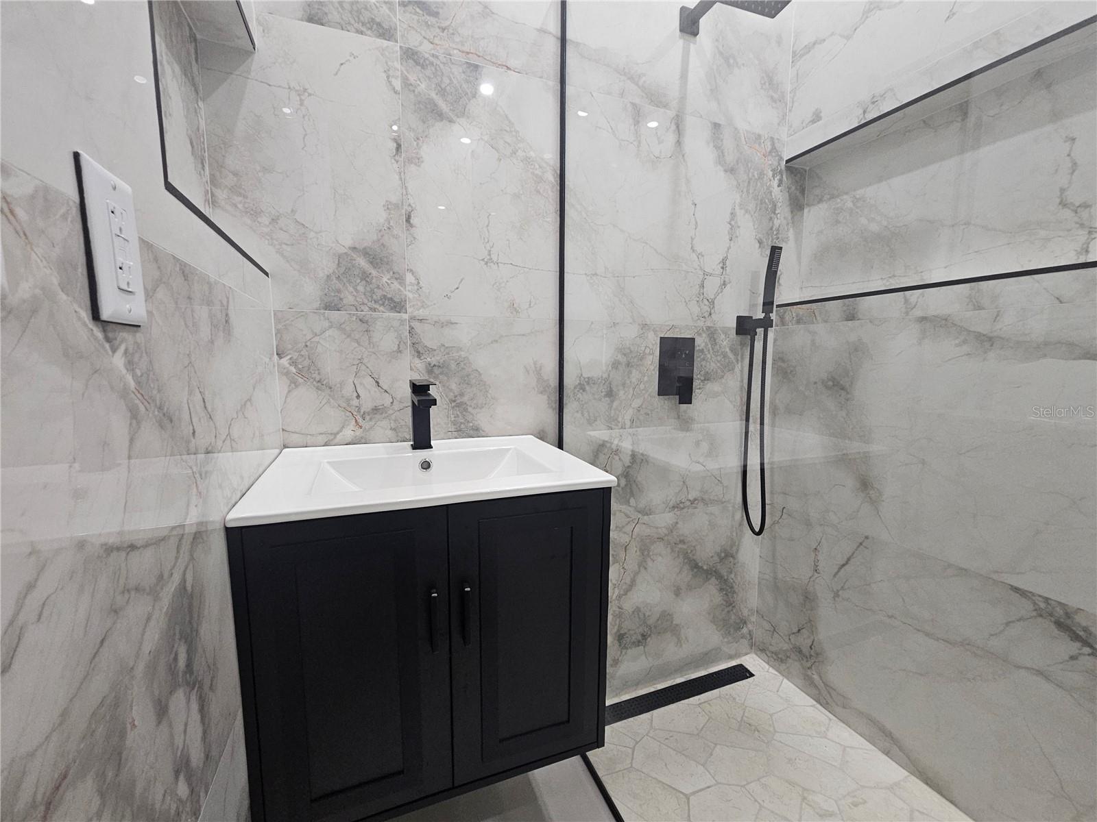 HUNTERS CREEK - Residential Lease