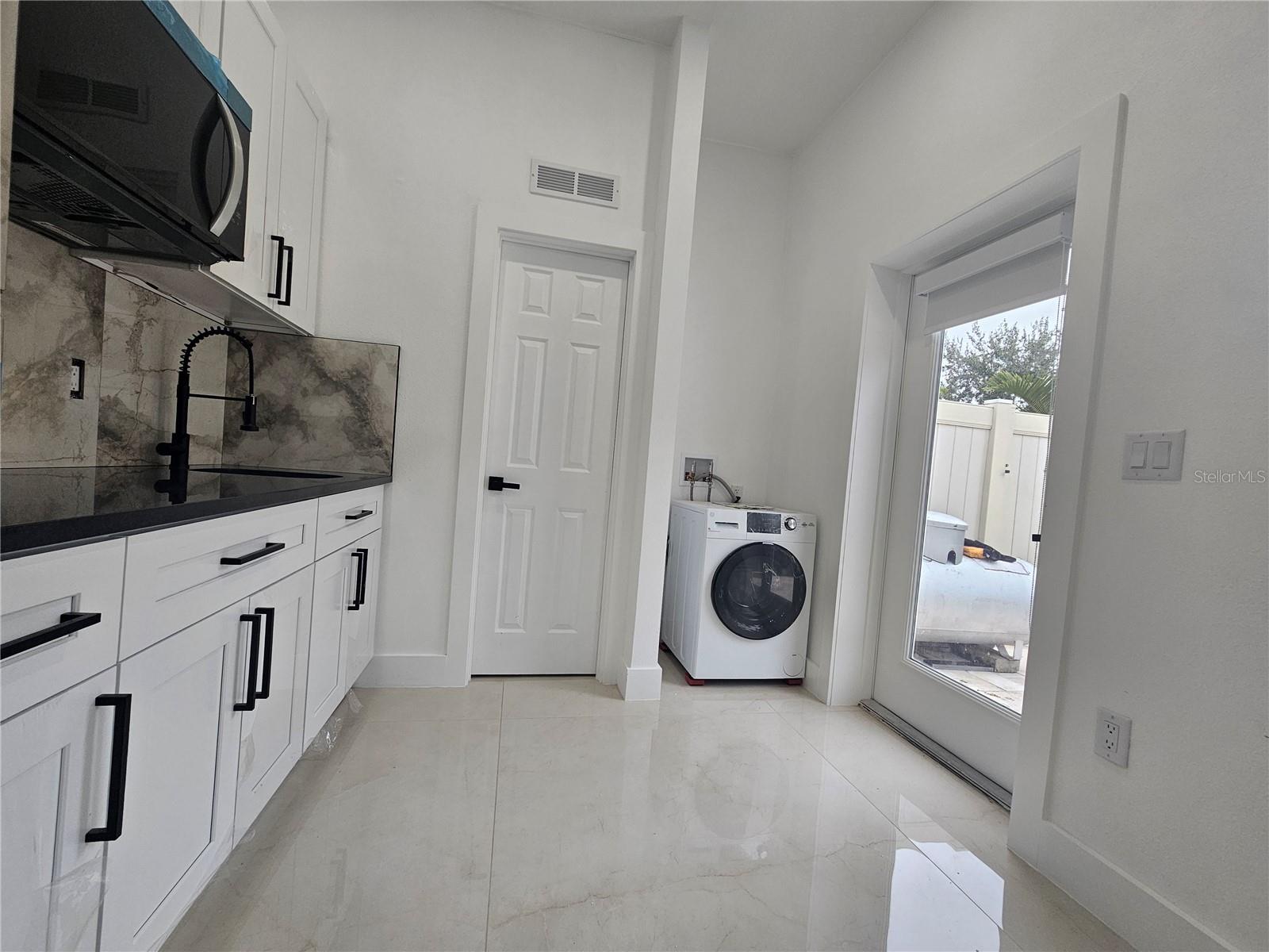 HUNTERS CREEK - Residential Lease