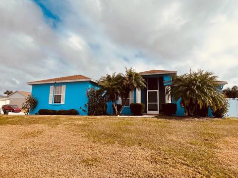 A home in LAKELAND