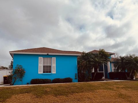 A home in LAKELAND