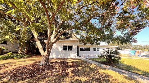 Photo of 116 Alhambra Avenue, Altamonte Springs, FL 32714 (MLS # O6388536)