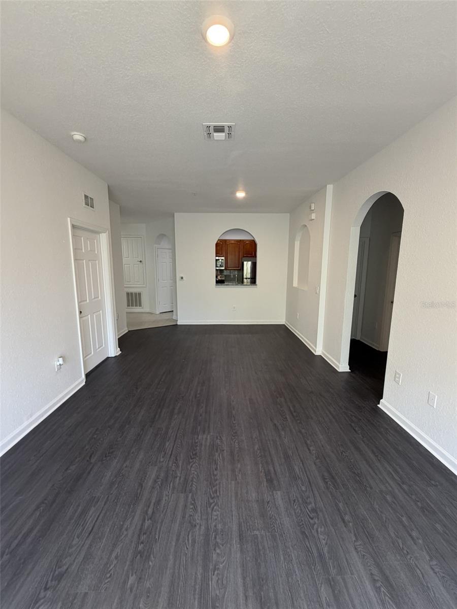 HORIZONS AT VISTA LAKES CONDO PH 5 - Residential