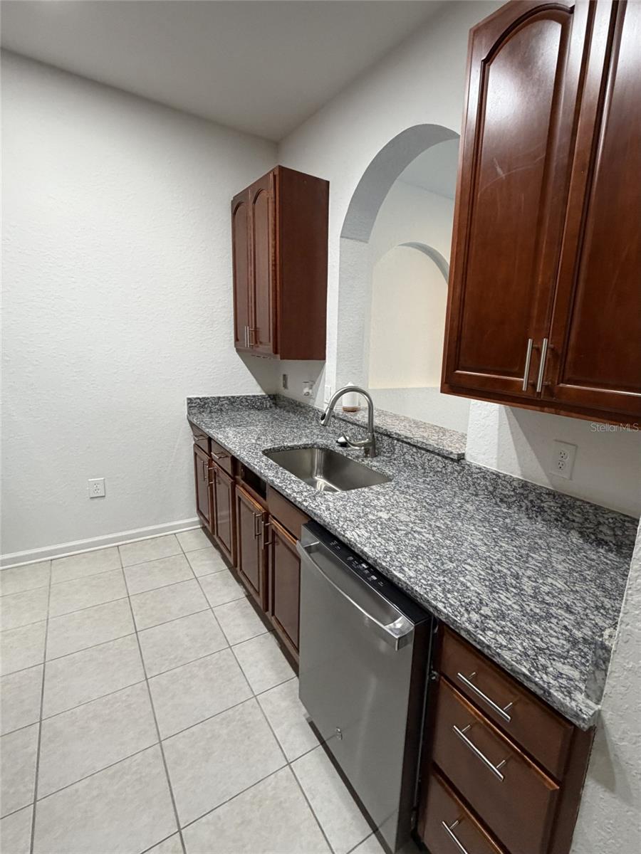 HORIZONS AT VISTA LAKES CONDO PH 5 - Residential