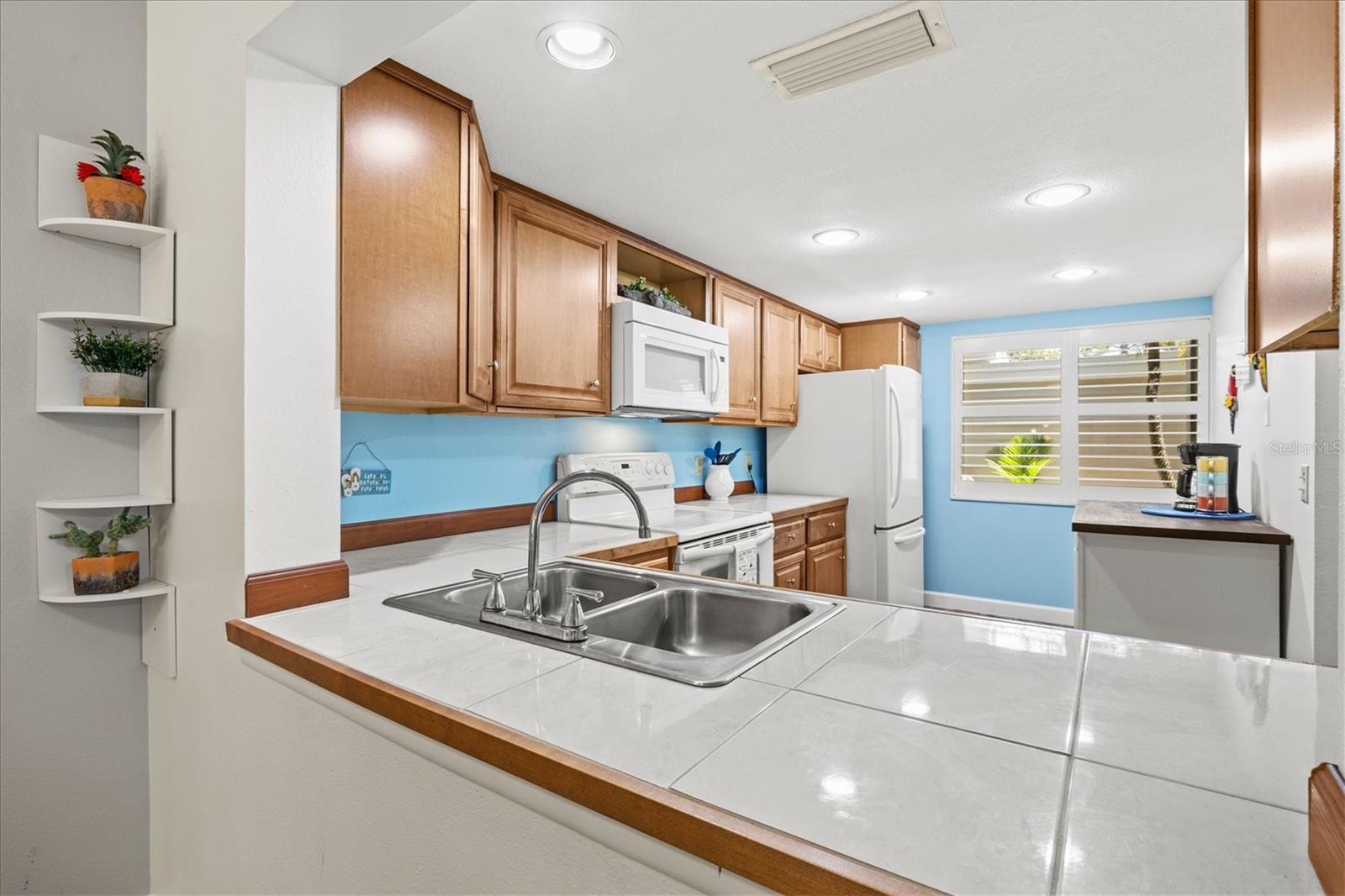 PINEBROOK LAKE CLUB PH 1 - Residential