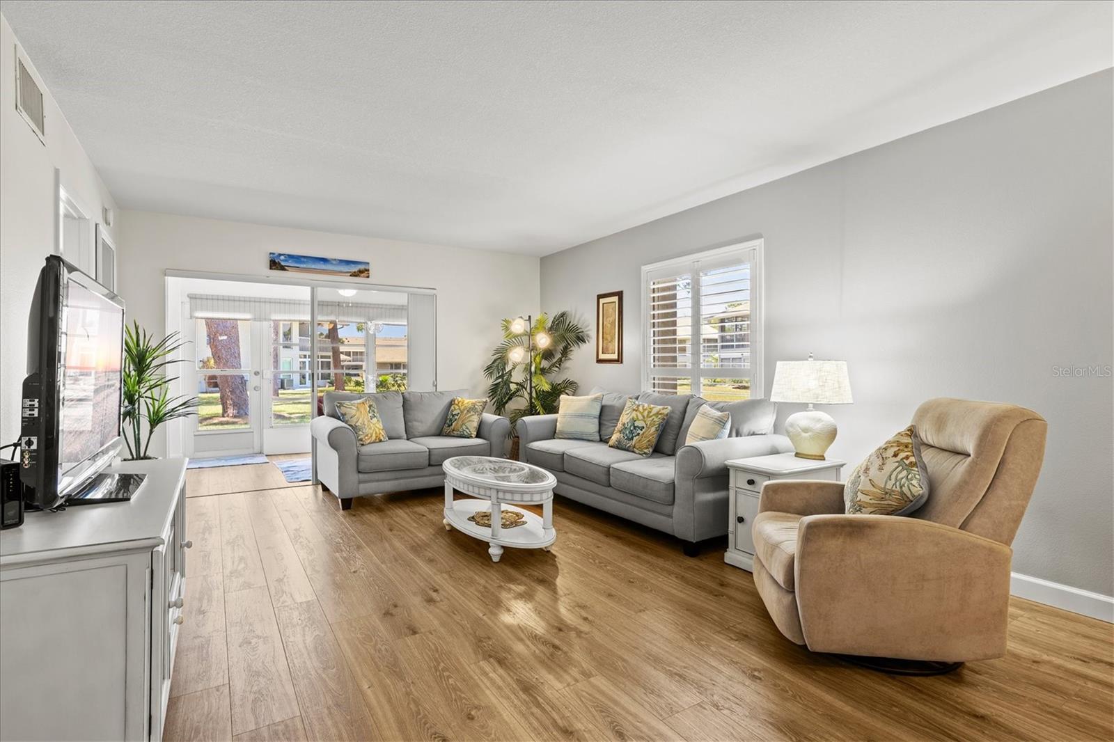 PINEBROOK LAKE CLUB PH 1 - Residential