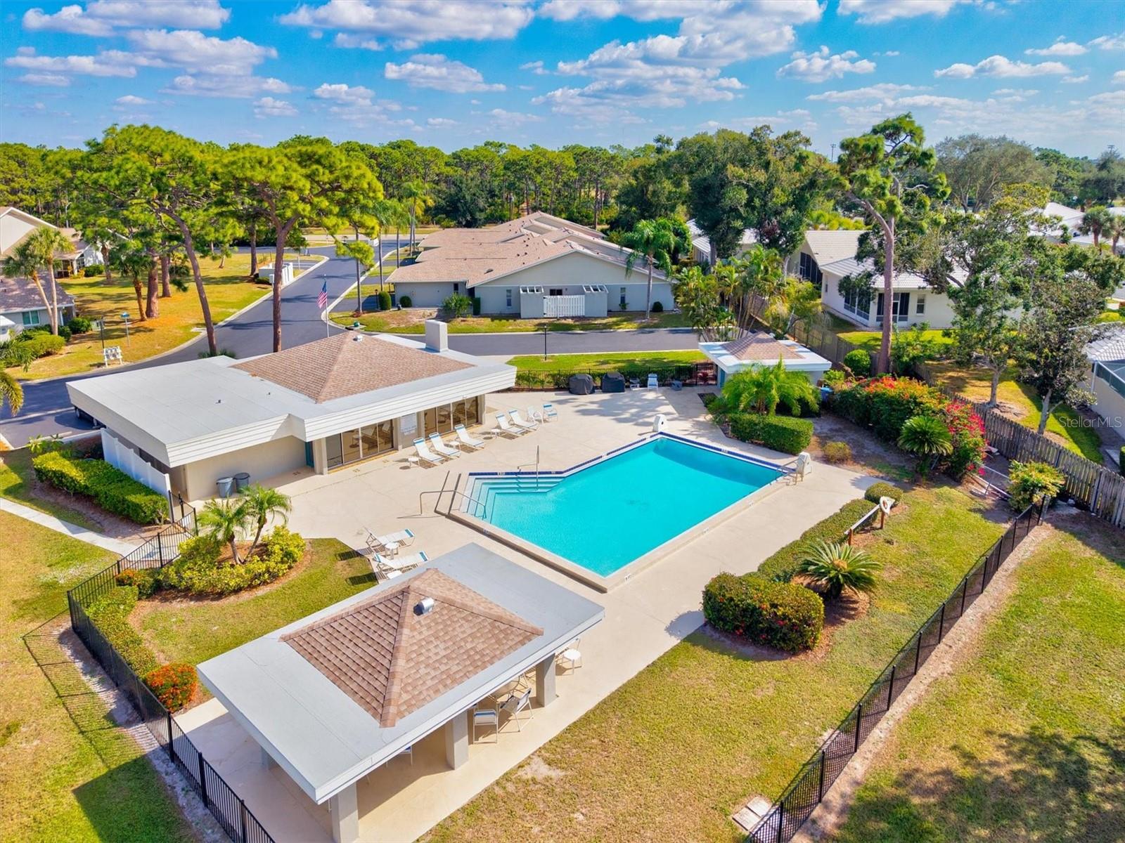 PINEBROOK LAKE CLUB PH 1 - Residential