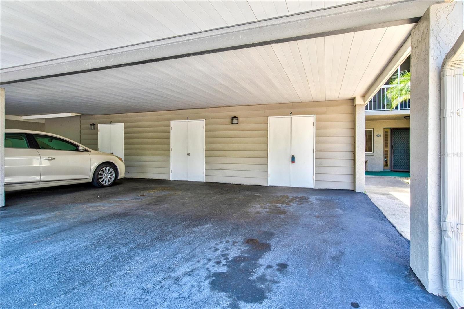 PINEBROOK LAKE CLUB PH 1 - Residential