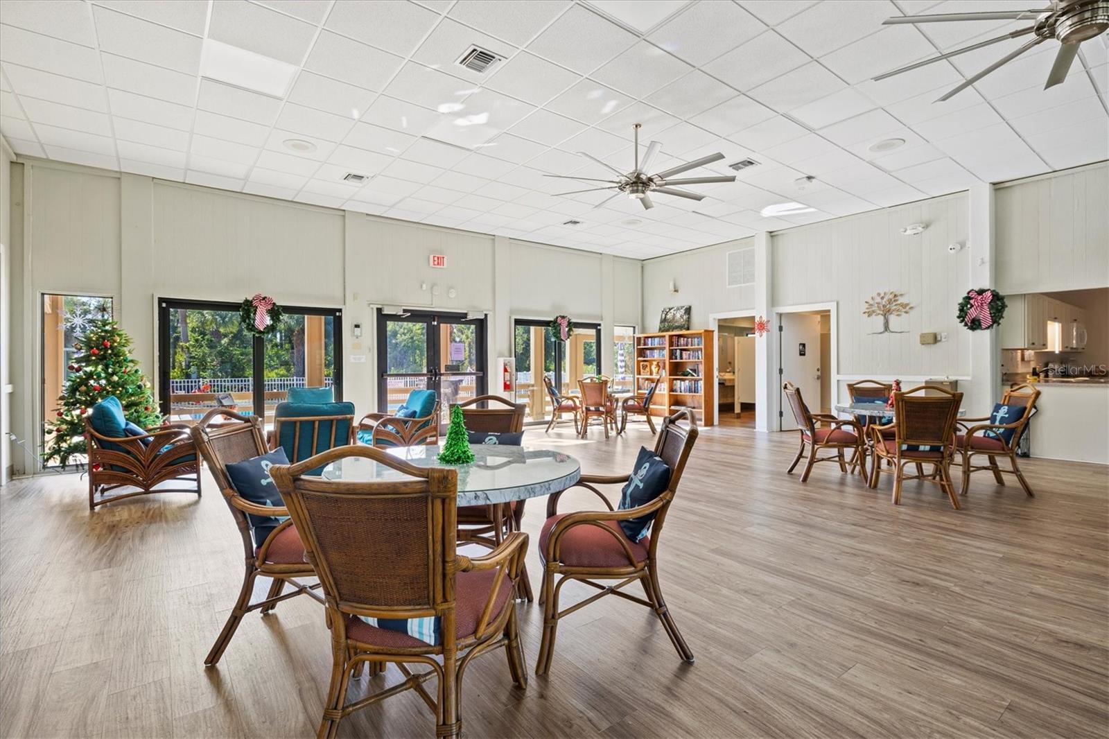PINEBROOK LAKE CLUB PH 1 - Residential