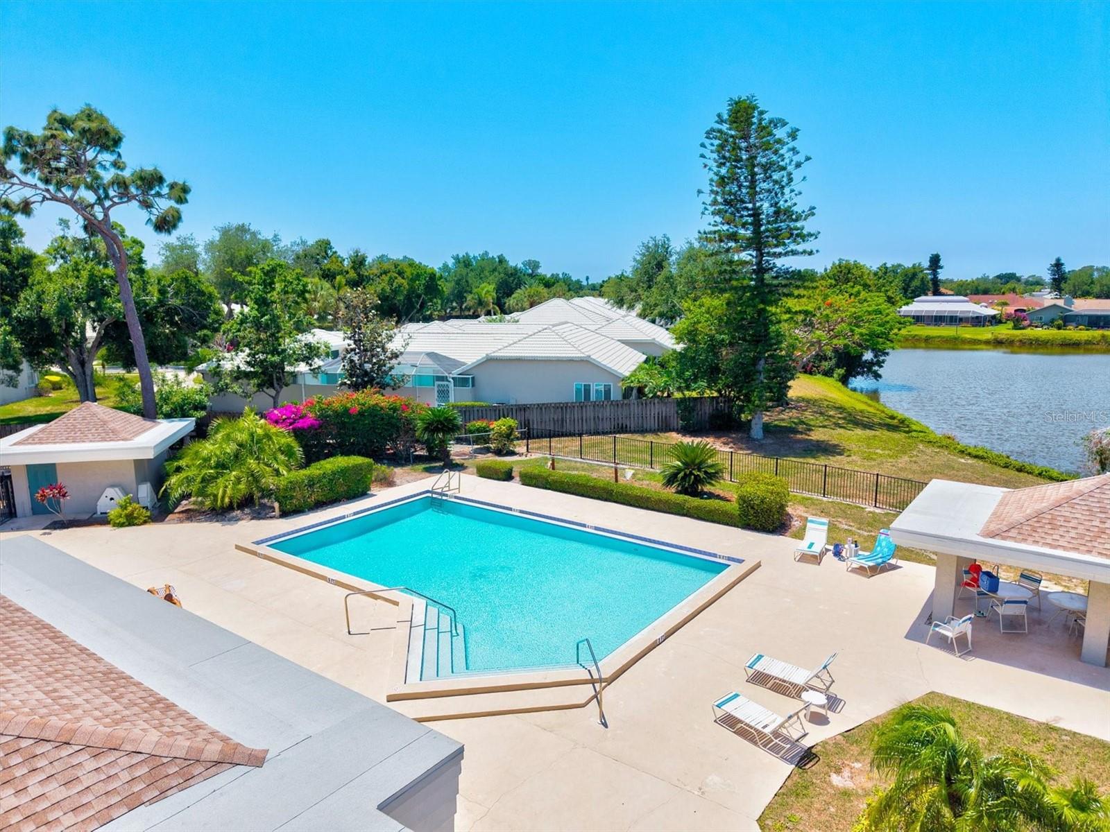 PINEBROOK LAKE CLUB PH 1 - Residential