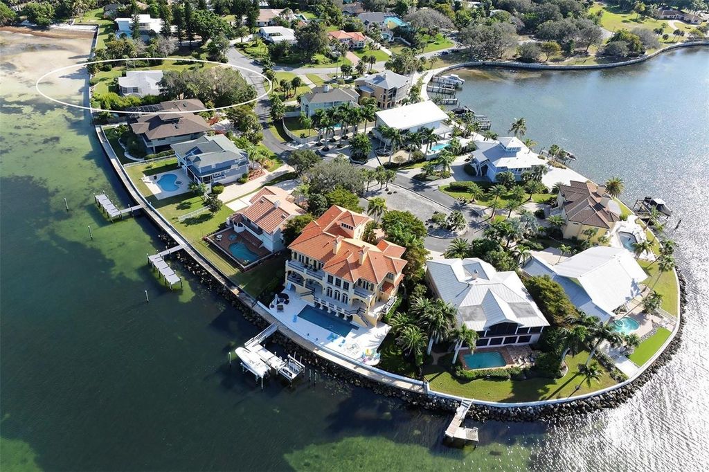 Photo of 333 N Shore Drive, Sarasota, FL 34234 (MLS # A4633573)