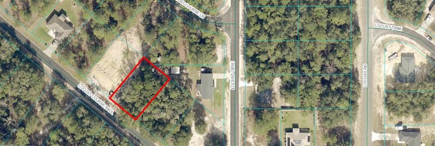 Great vacant lot in Silver Springs Shores. Not in a flood zone, R1 and seller financing is available. Call for more information.