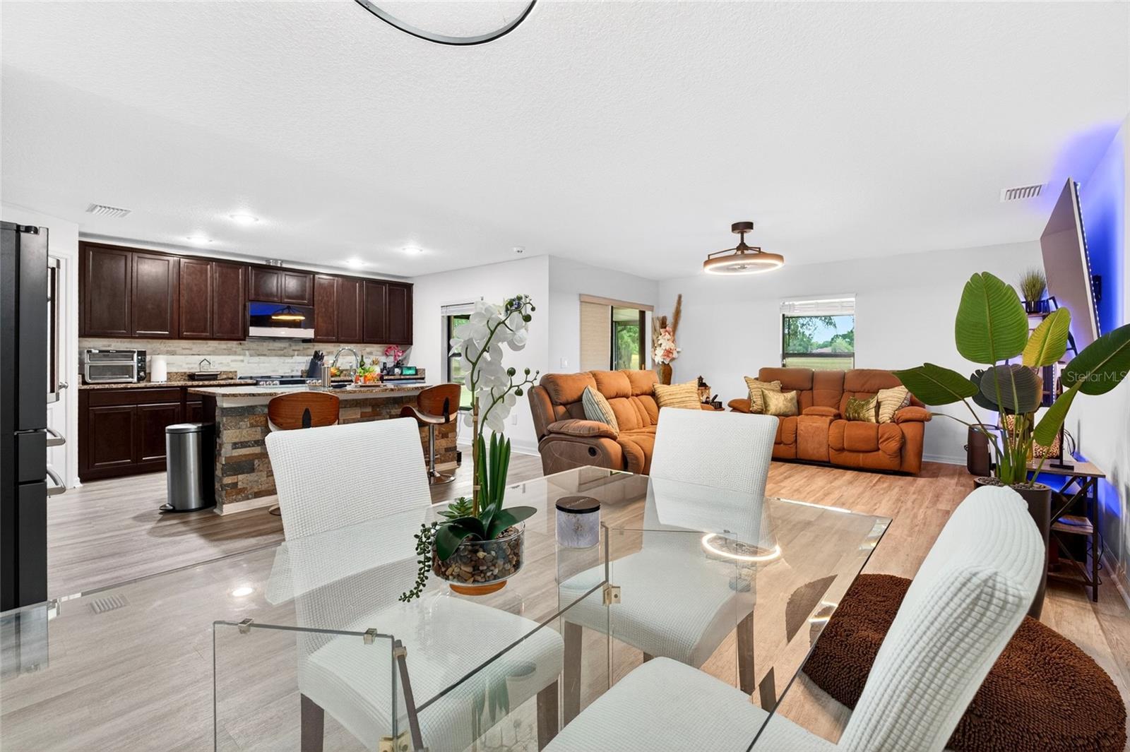 SHERMAN HILLS PH V - Residential