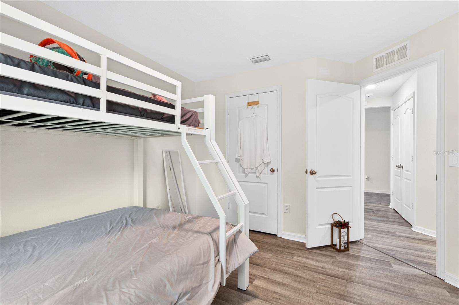 SHERMAN HILLS PH V - Residential