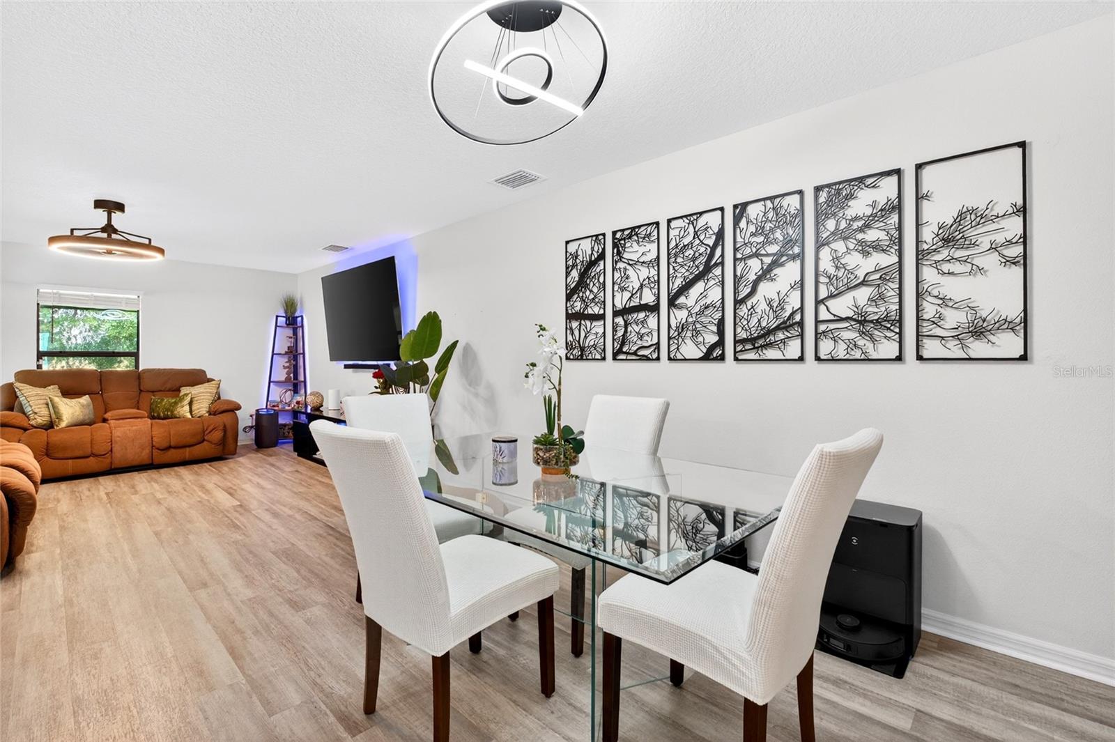 SHERMAN HILLS PH V - Residential