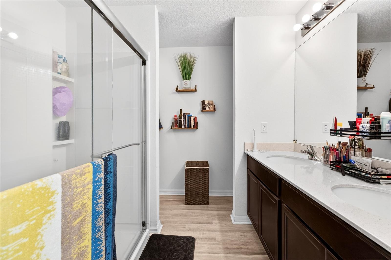 SHERMAN HILLS PH V - Residential
