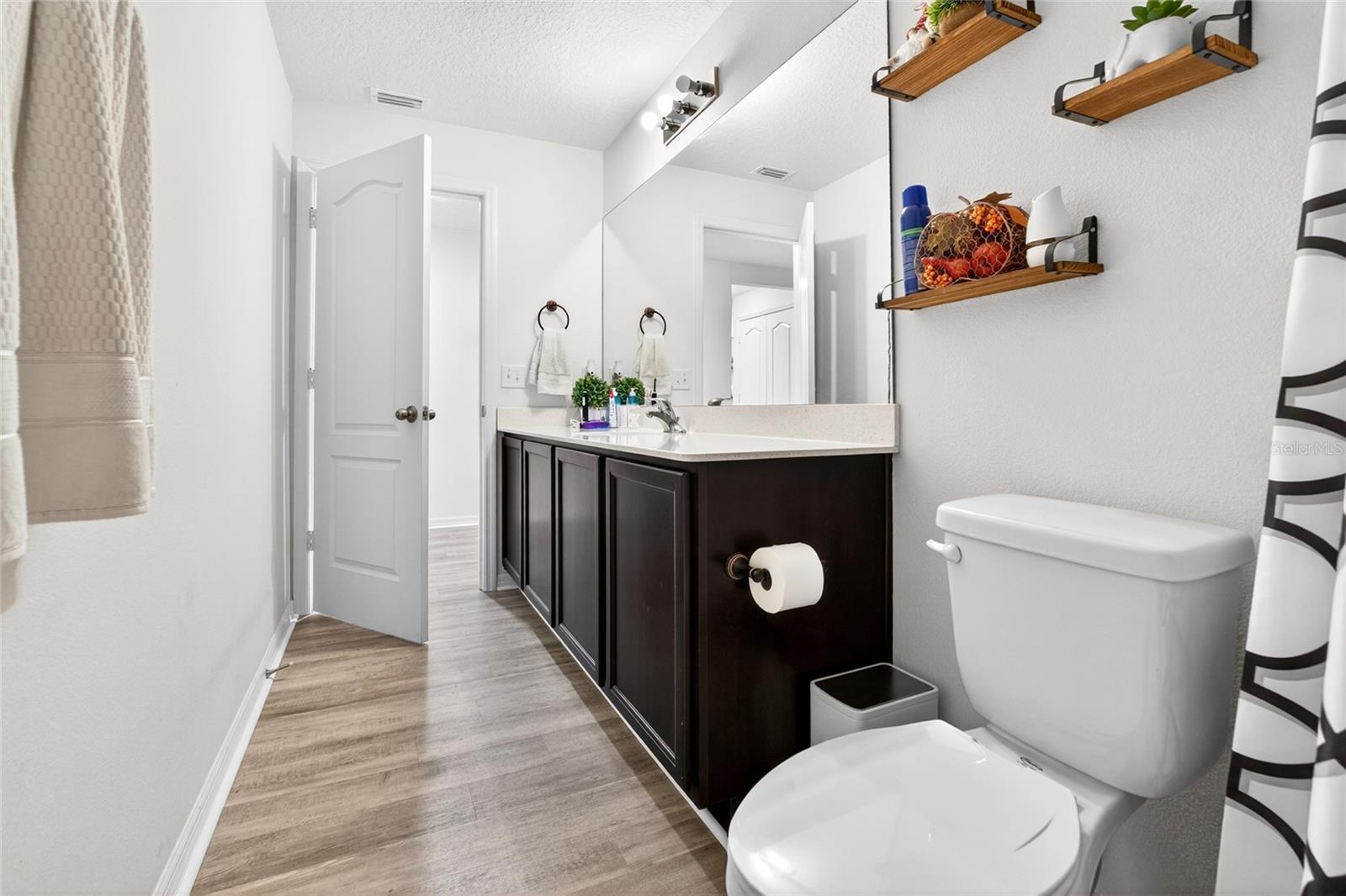 SHERMAN HILLS PH V - Residential
