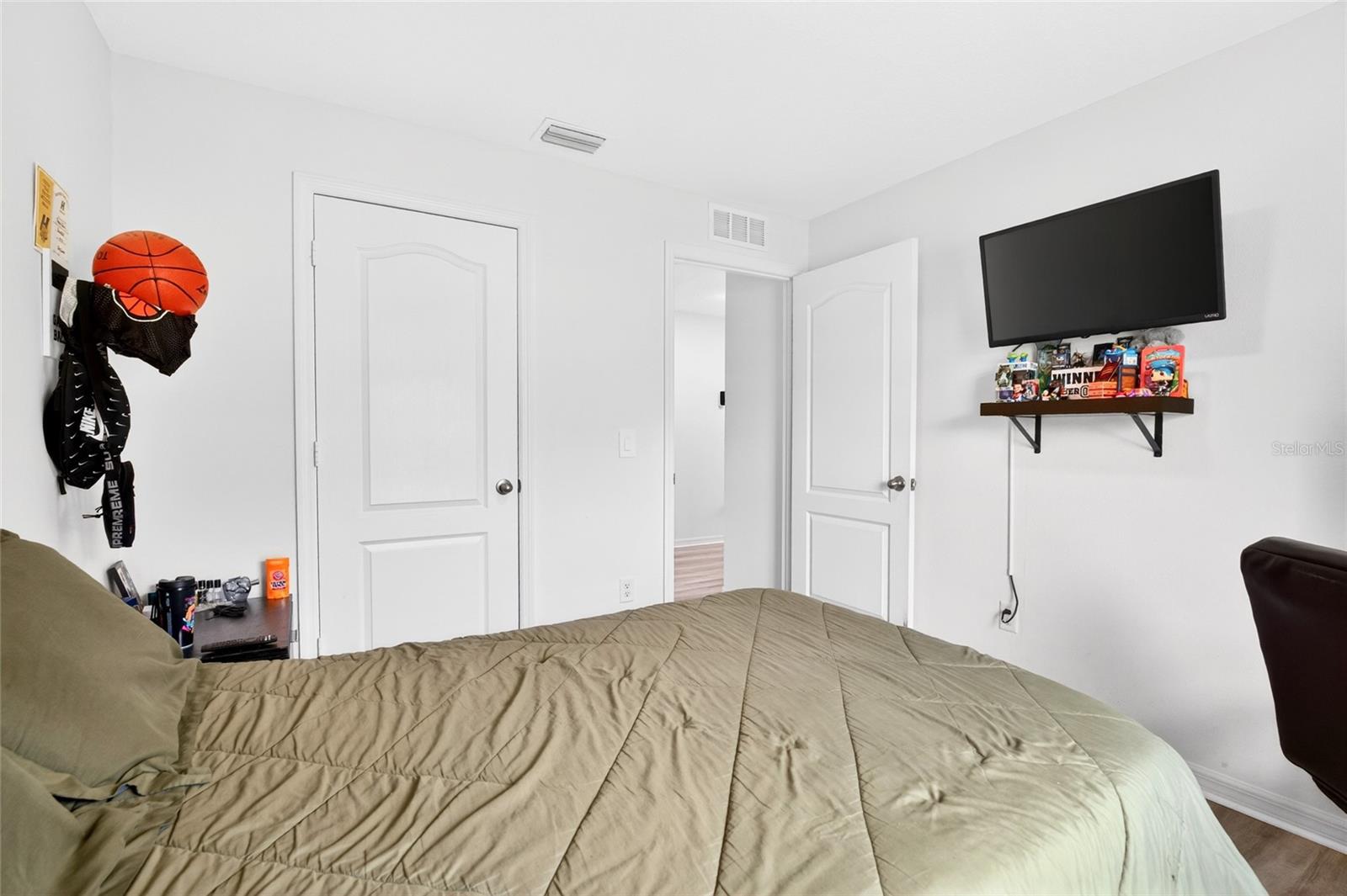 SHERMAN HILLS PH V - Residential
