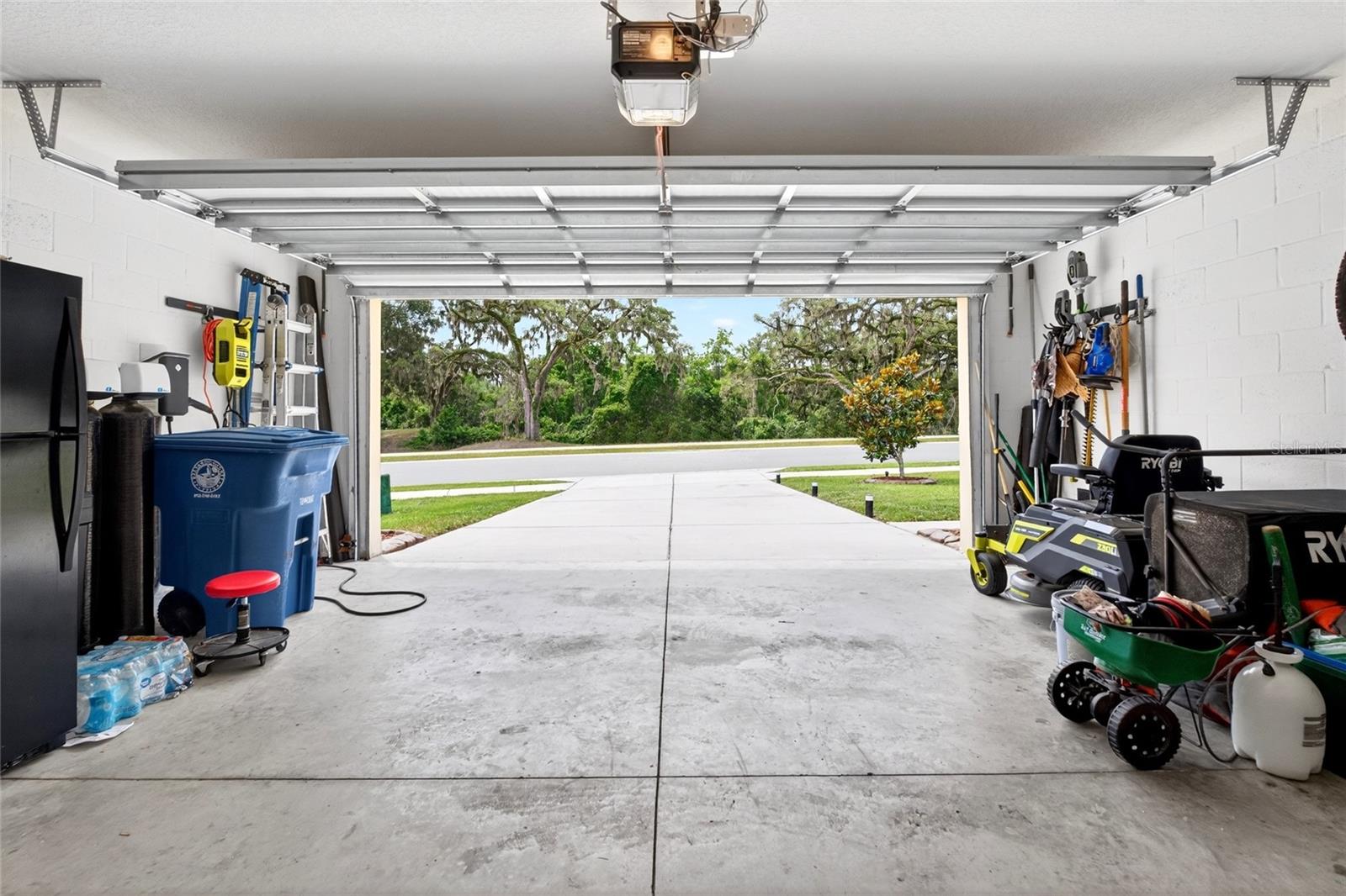 SHERMAN HILLS PH V - Residential