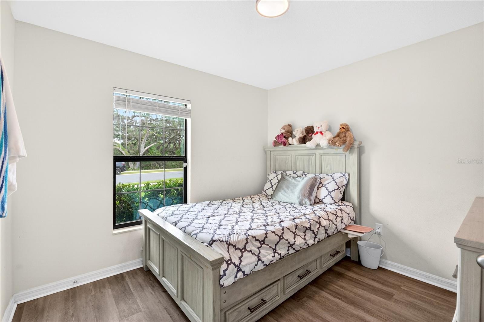 SHERMAN HILLS PH V - Residential