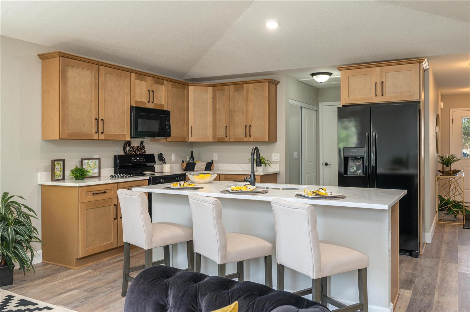 AVON PARK LAKES - Residential