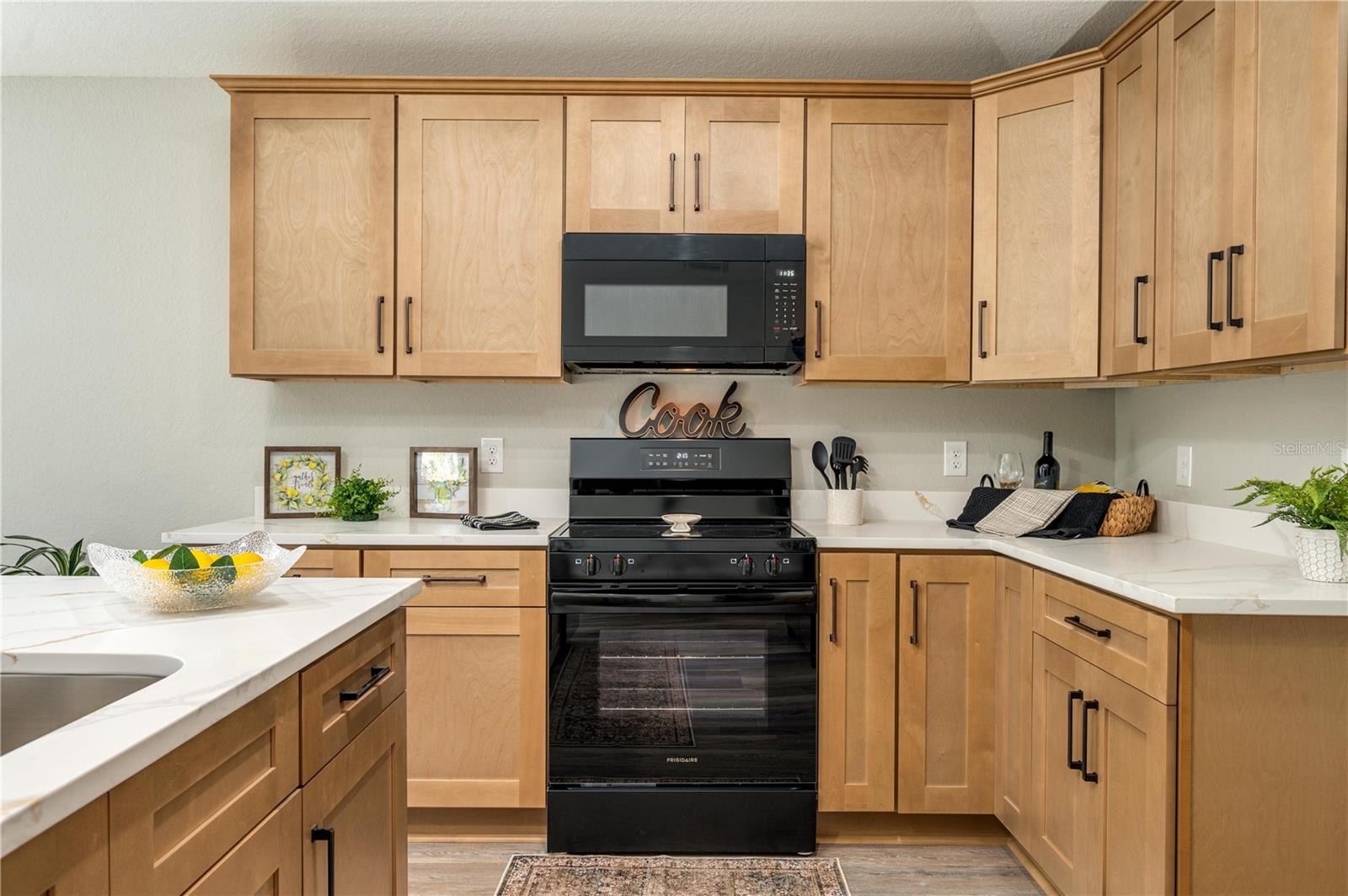 AVON PARK LAKES - Residential