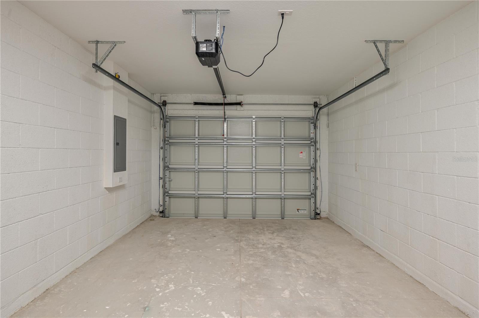 AVON PARK LAKES - Residential