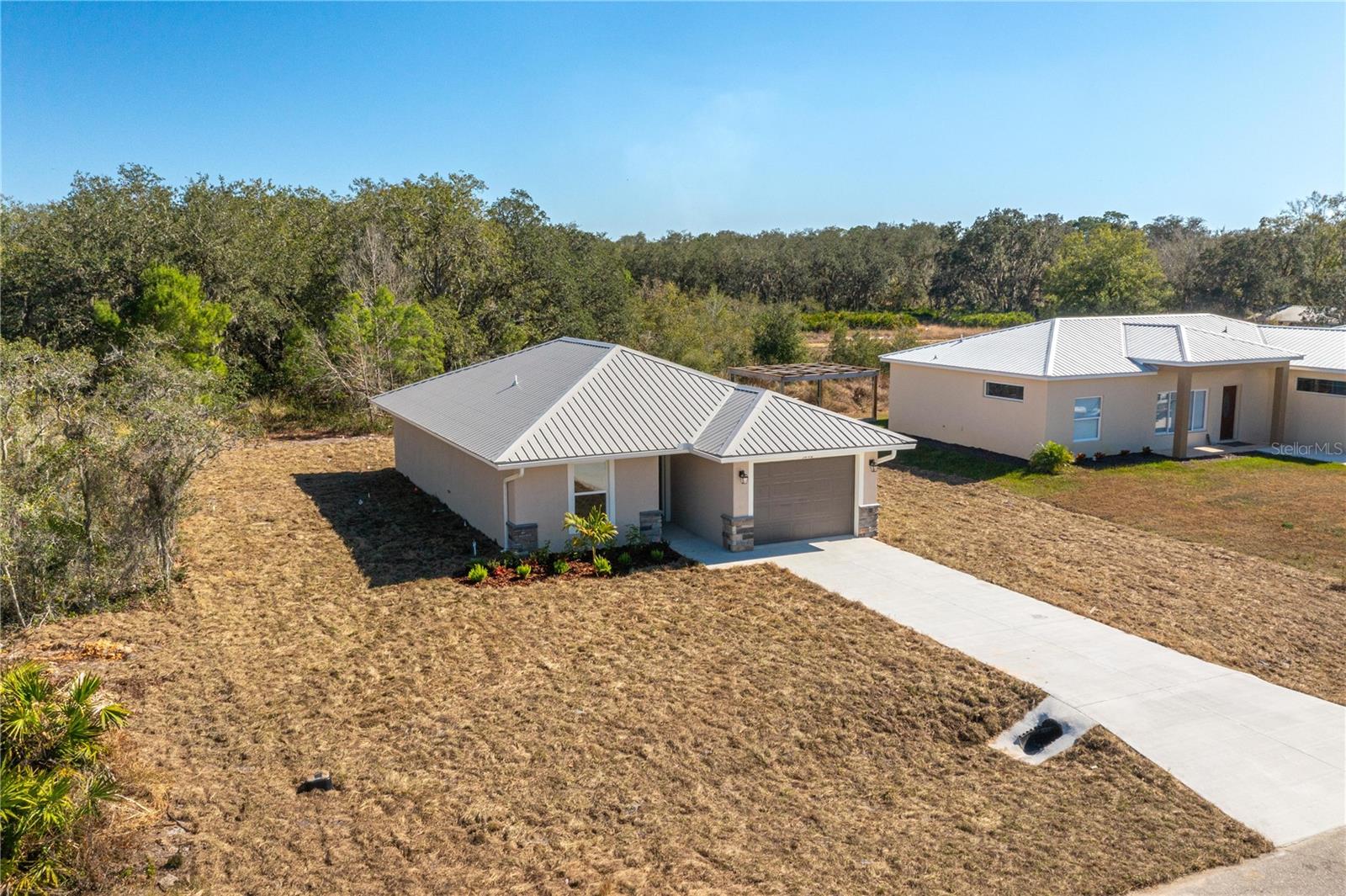 AVON PARK LAKES - Residential