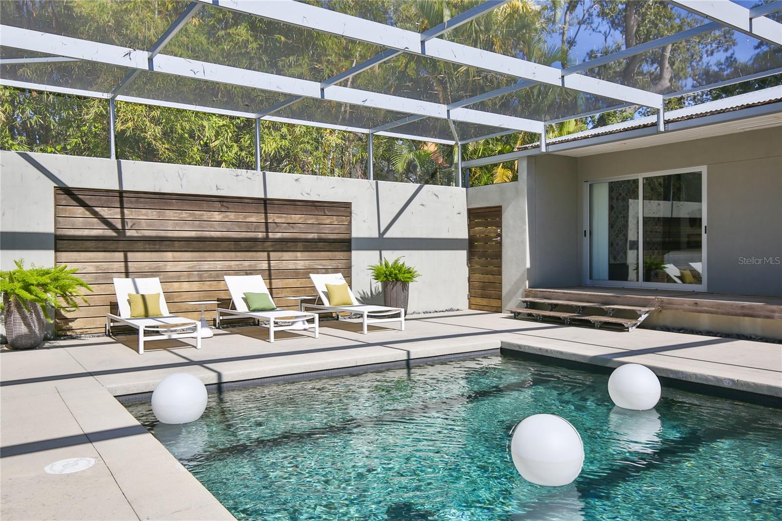 COCOANUT BAYOU - Residential