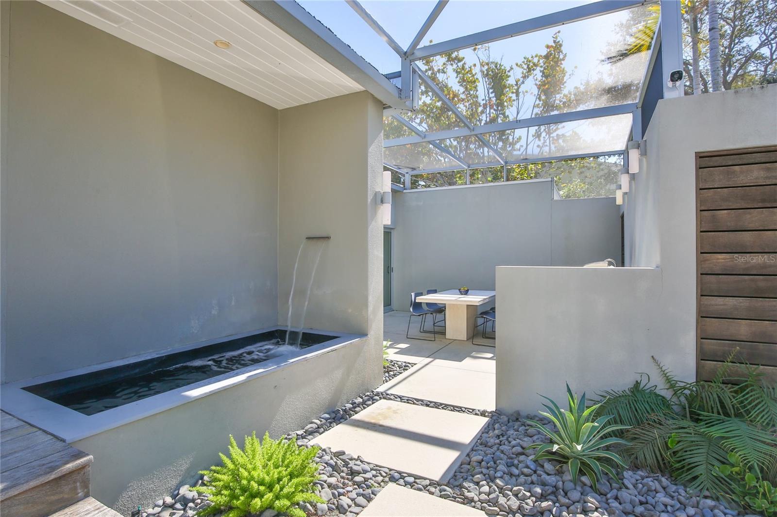 COCOANUT BAYOU - Residential