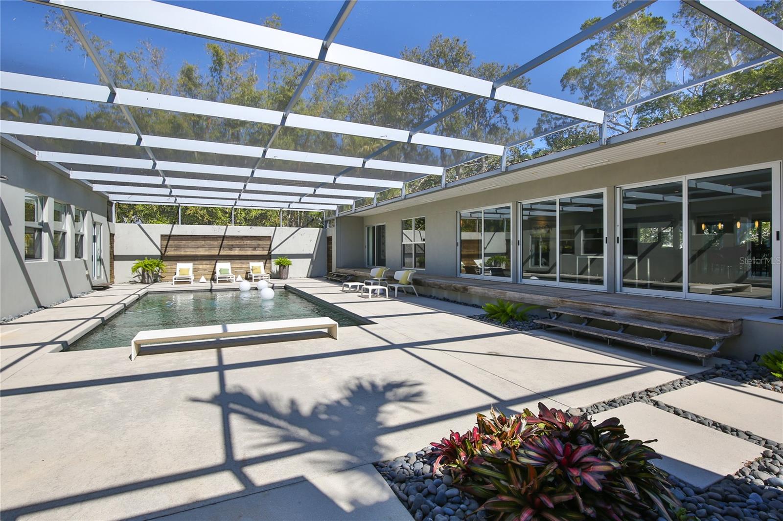 COCOANUT BAYOU - Residential