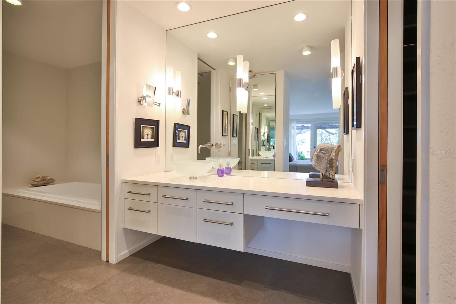 COCOANUT BAYOU - Residential