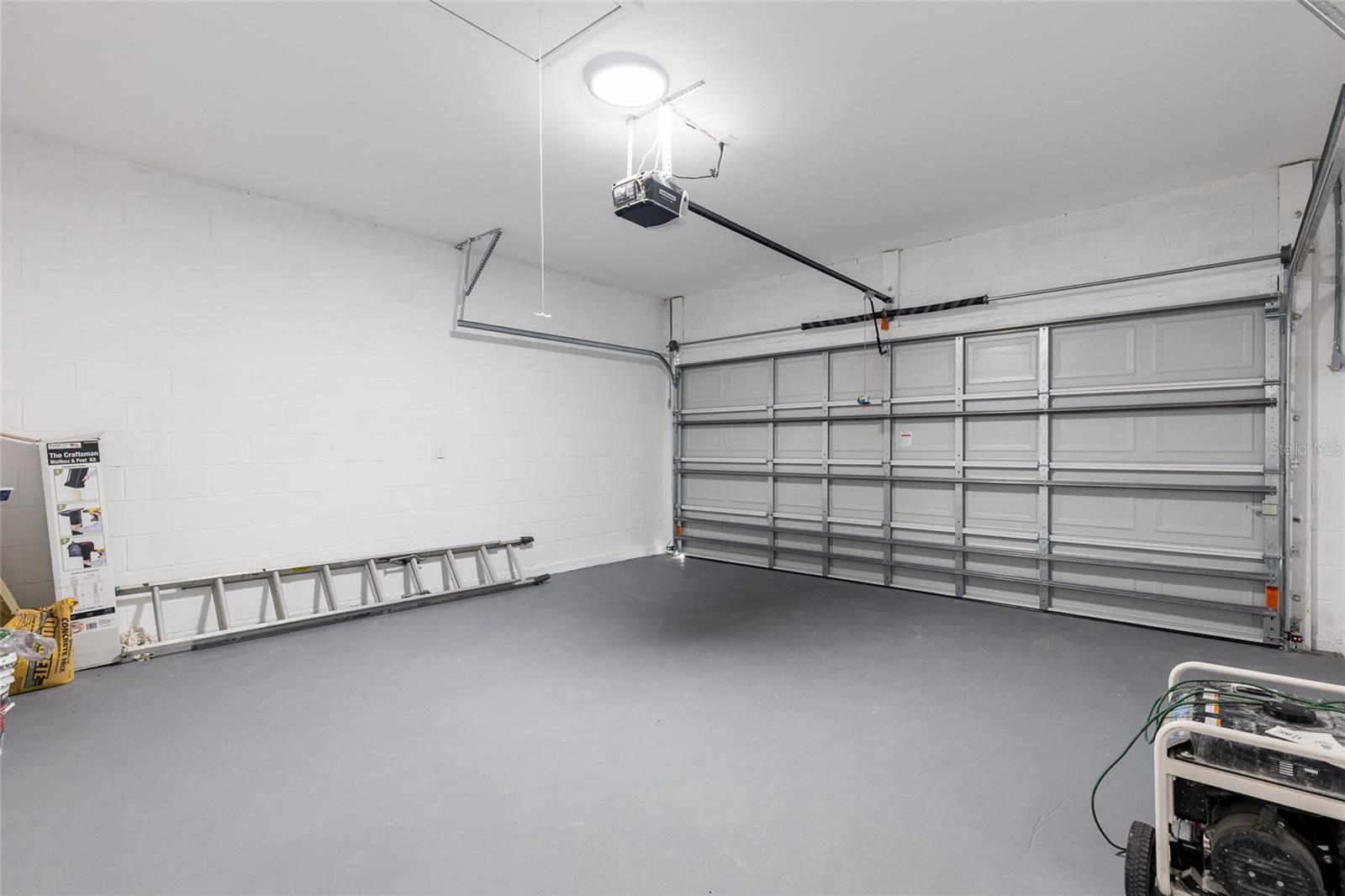 N 60 FT OF S 790 FT OF W 160 FT OF LOTS 12 & 23 BL - Residential