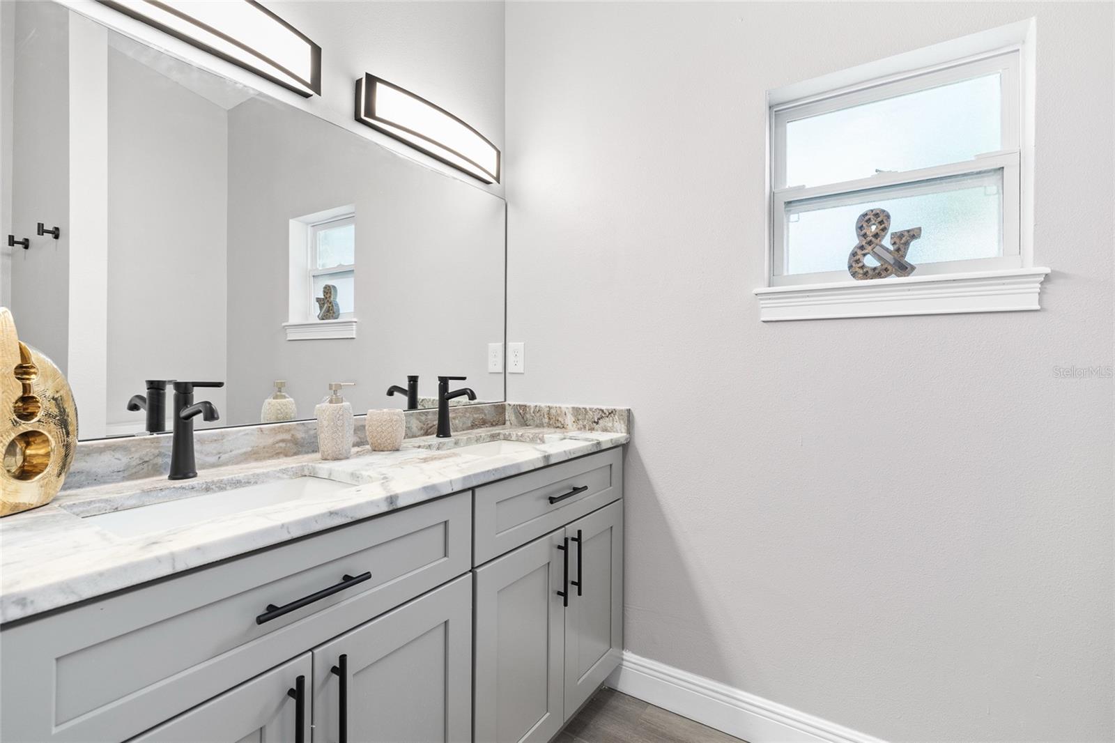 N 60 FT OF S 790 FT OF W 160 FT OF LOTS 12 & 23 BL - Residential