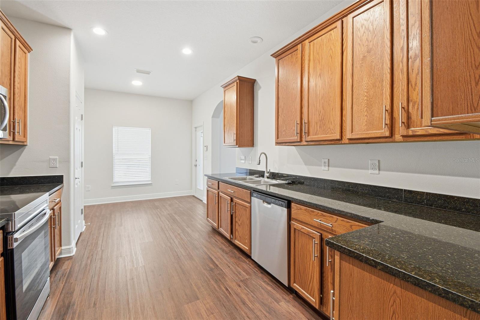 HAMPTON LAKES AT MAIN STREET - Residential