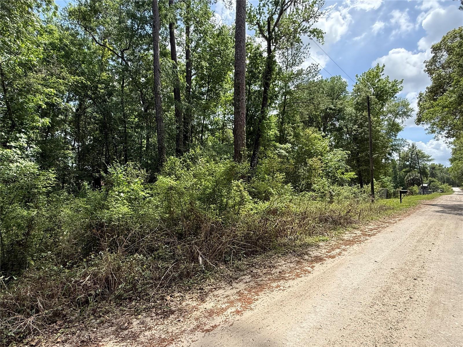 RAINBOW PARK UN 08 - Land