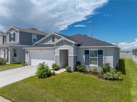 A home in AUBURNDALE