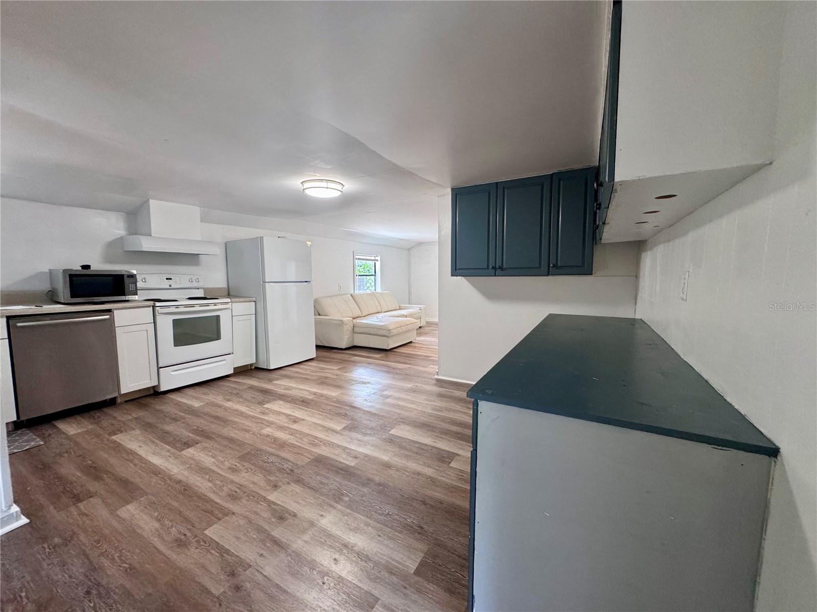 PINECREST - Residential