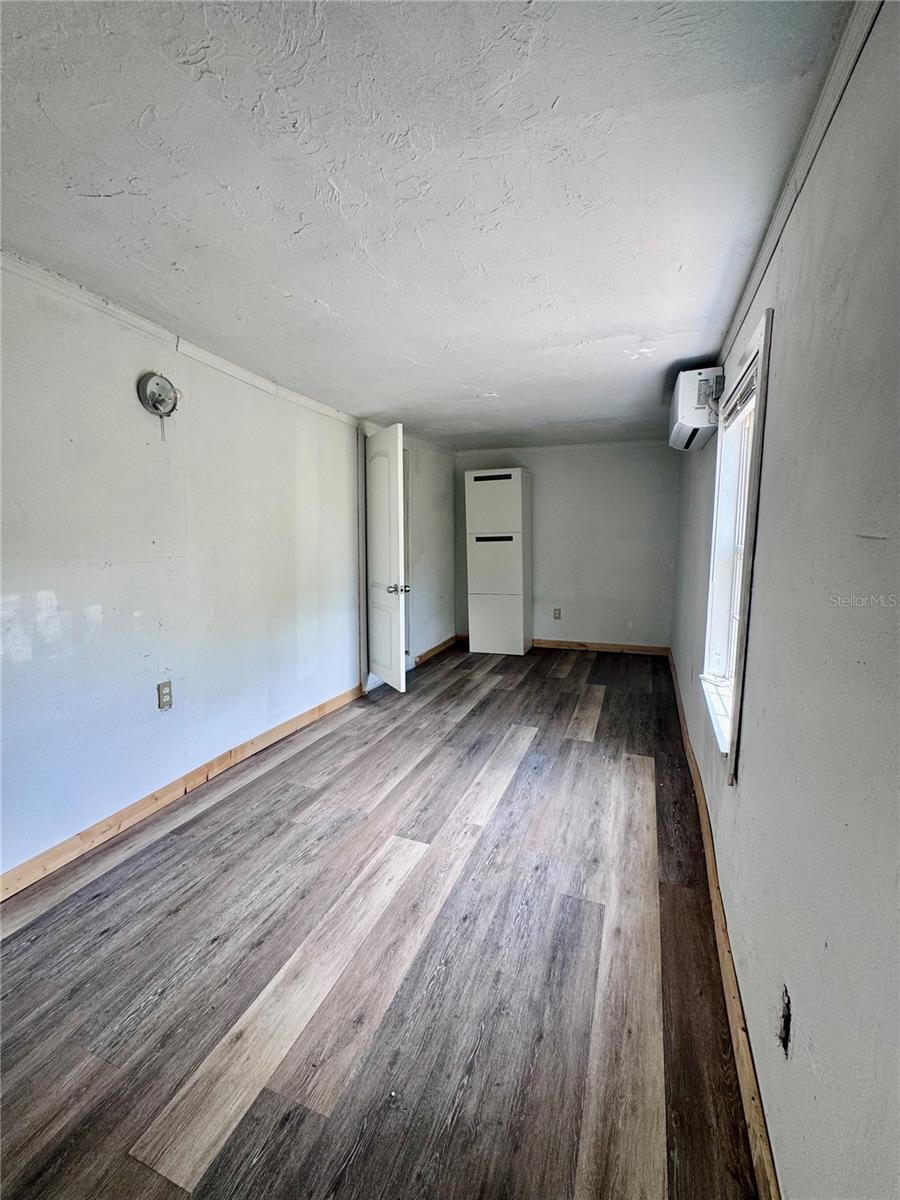 PINECREST - Residential