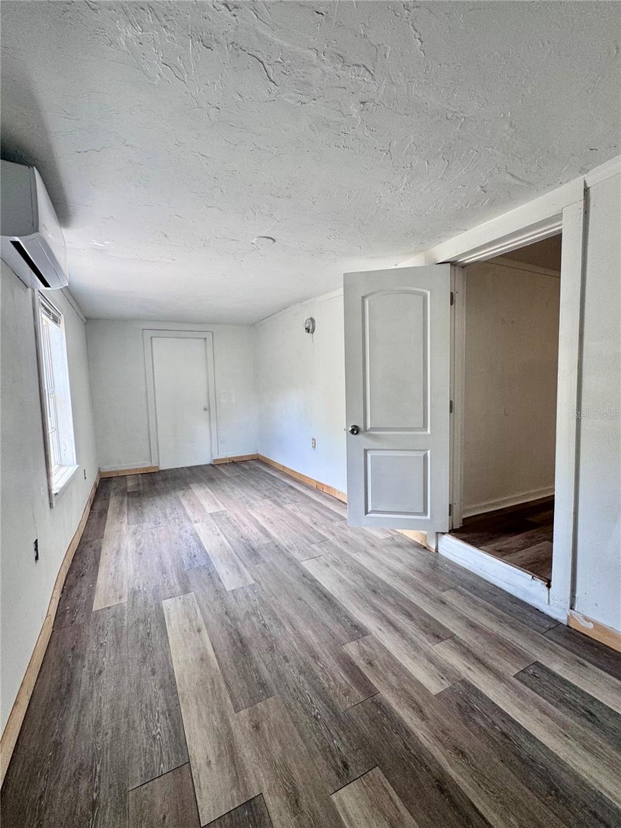 PINECREST - Residential