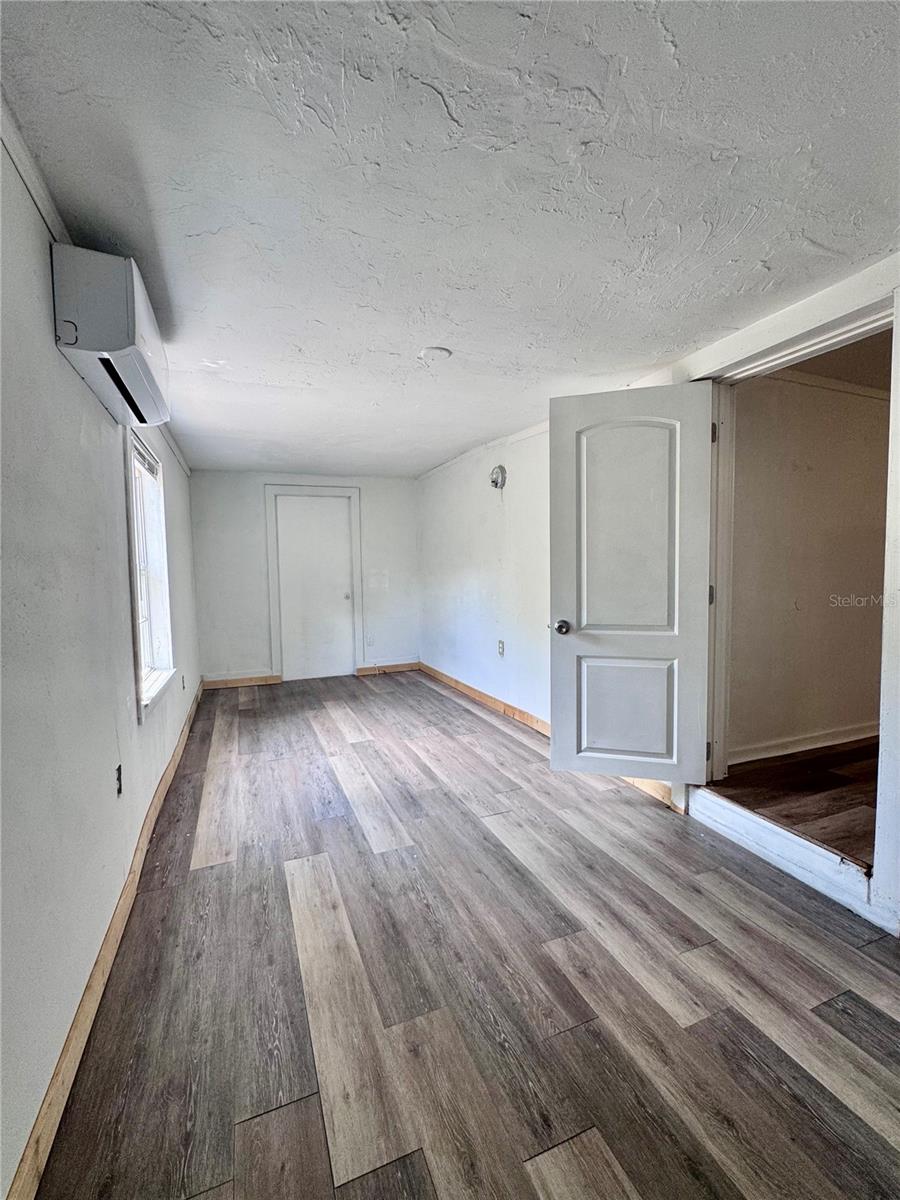 PINECREST - Residential