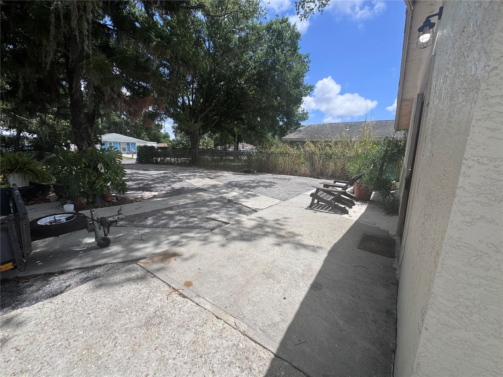 PINECREST - Residential