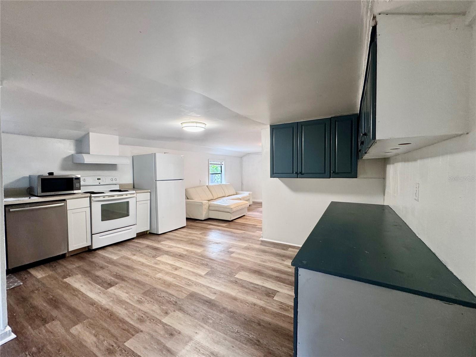 PINECREST - Residential