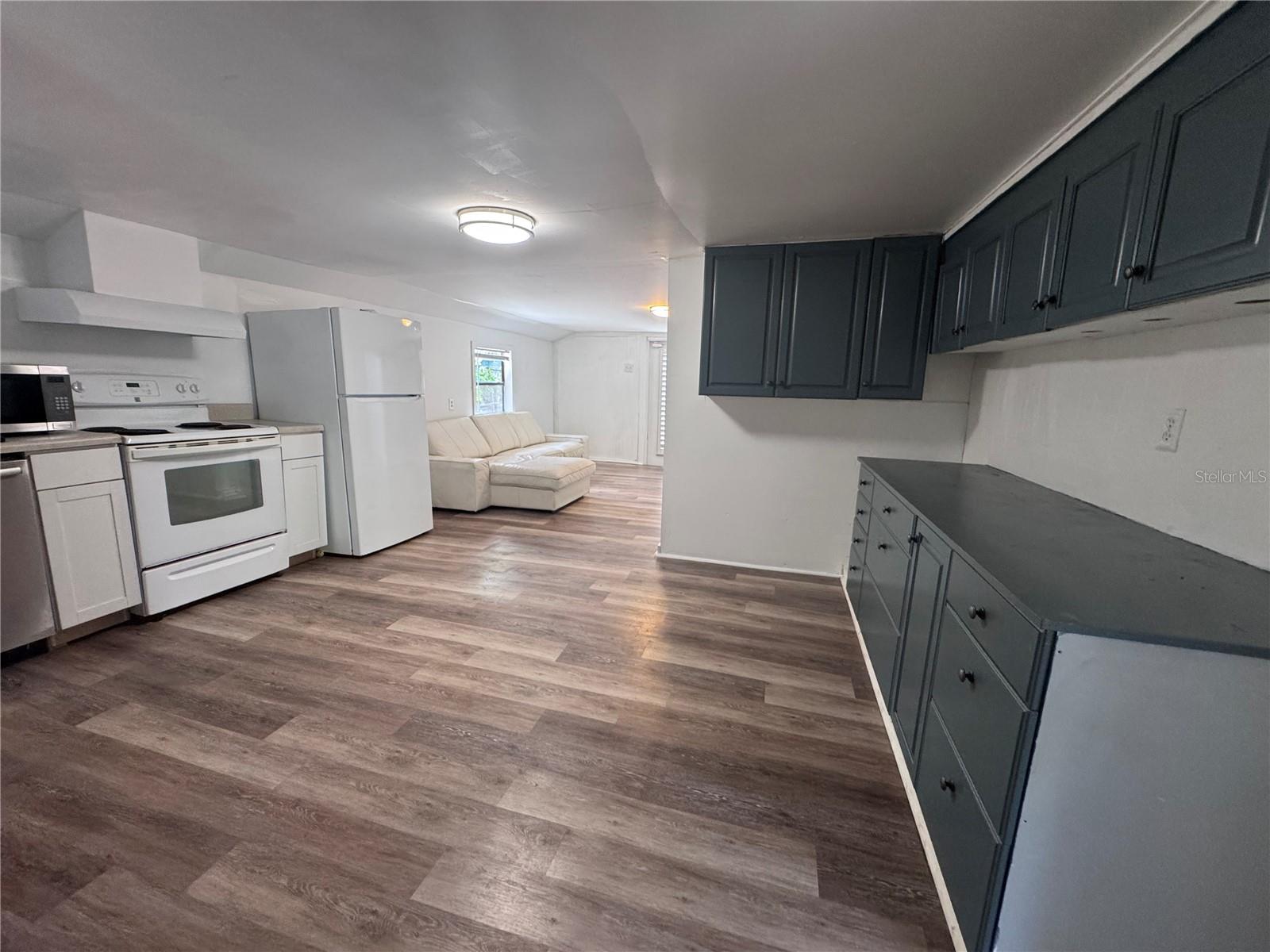 PINECREST - Residential
