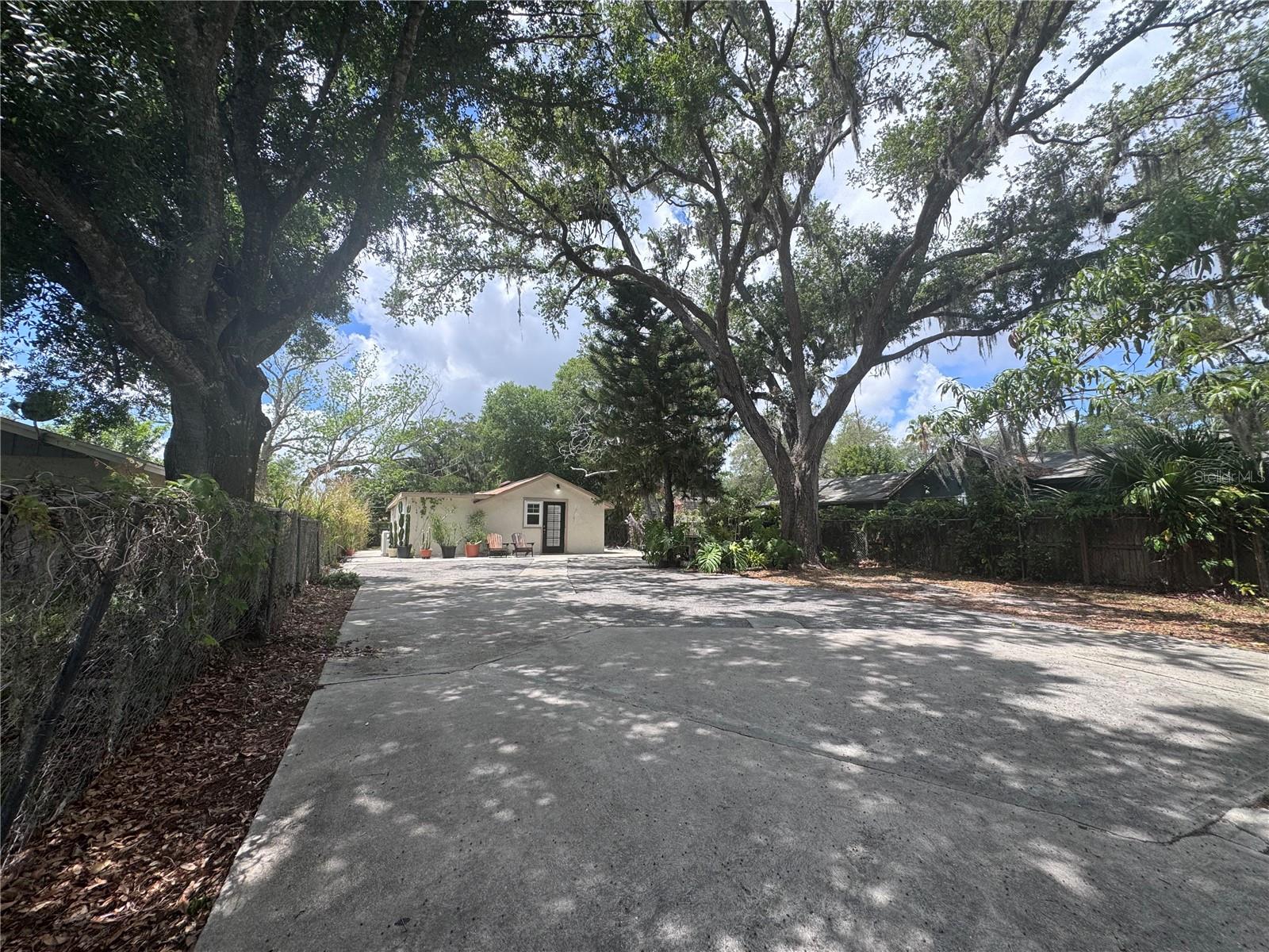 PINECREST - Residential